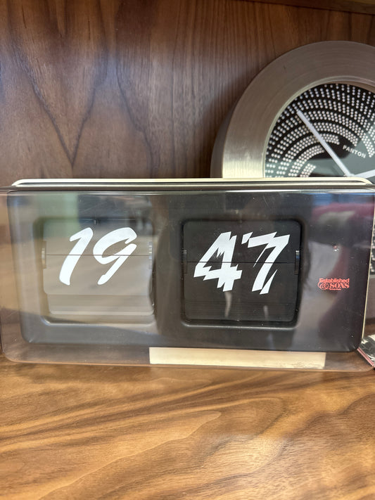 Retro Font Clock